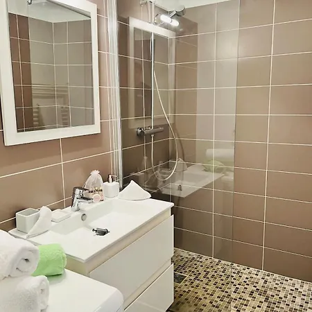 Appartement T2 Avec Piscine A Golf De Biarritz